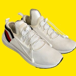 NWOT TOMMY HILFIGER RHENA WHITE WITH RED AND BLUE TOGGLE SLIP ON SNEAKERS SIZE 8